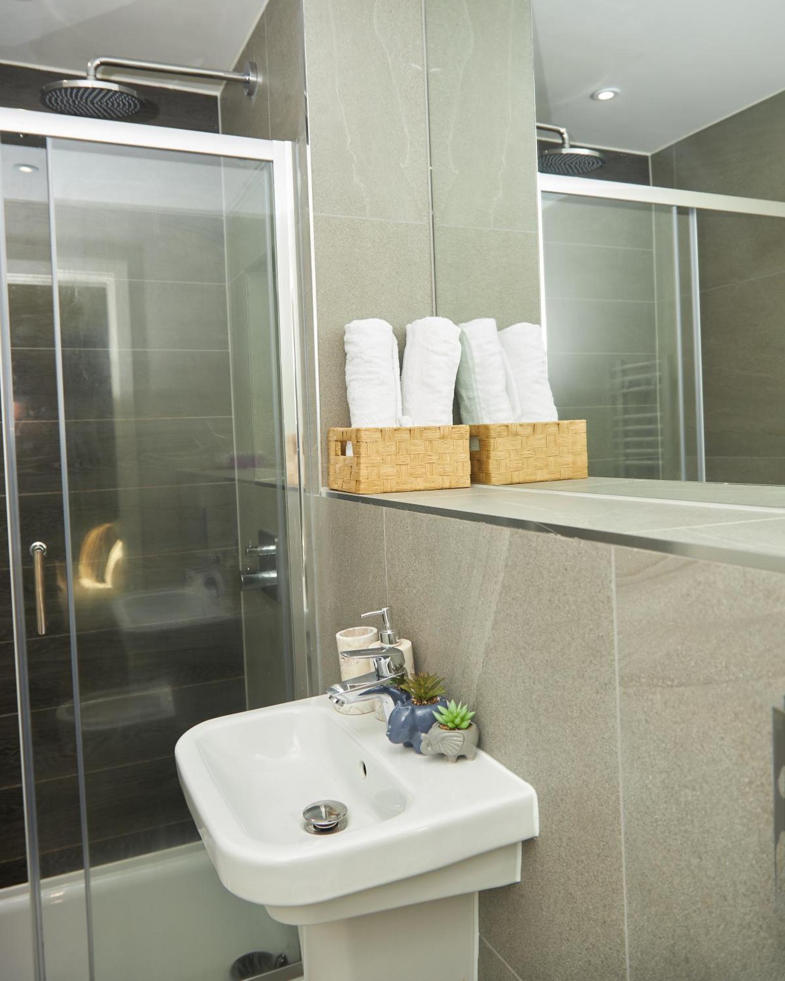 Central Manchester Luxury 2 Bed Apartment With Balcony Экстерьер фото